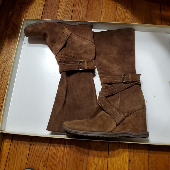 Brown suede wedge-heel mid-calf boots with detailing - Picture 3 of 5